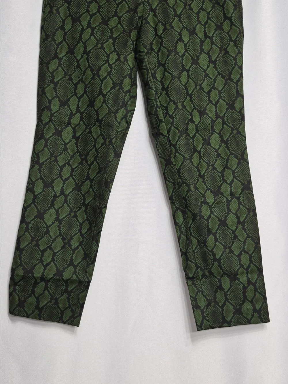 Michael kors Green Snake Print Men Pants size 10 pre owned Exellent condition